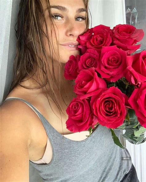 aryna sabalenka boobs|Glamorous pictures of Aryna Sabalenka you simply can’t give a。